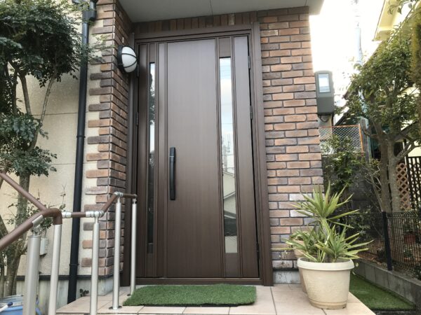 久喜市　玄関ドアの取り替え（YKKAPかんたんドアリモ 玄関ドア）フルドアチェンジ！！